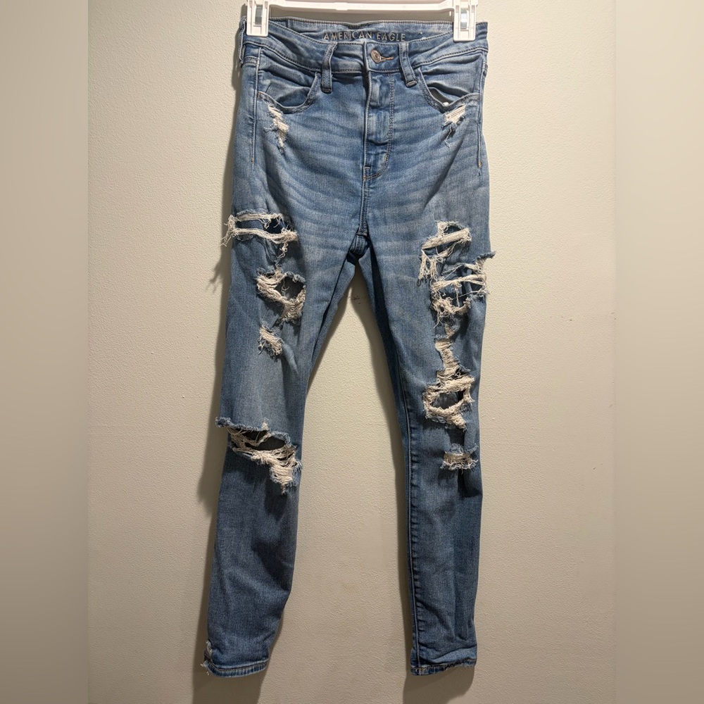 American Eagle Ripped Light Blue Short/Stretch Skinny Jeans